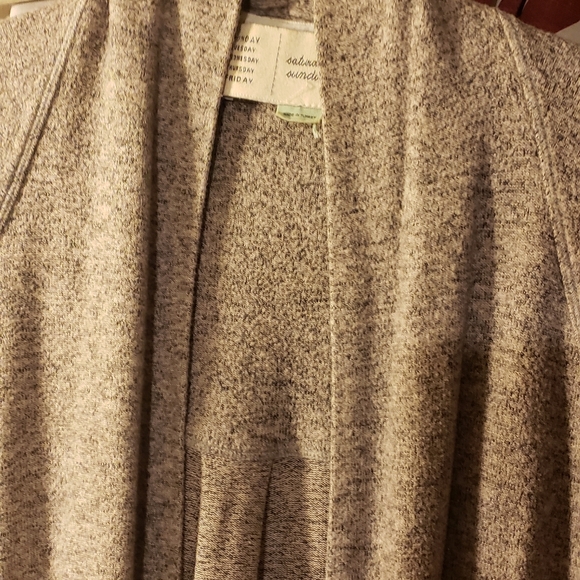 Heathered grey and black cardigan - Picture 6 of 7